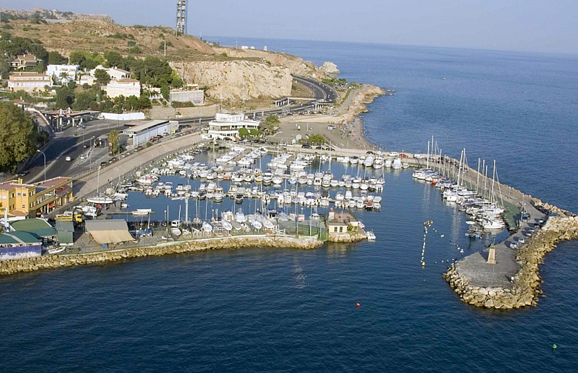 Club Nautico El Candado Marina - Marina Berths / Moorings